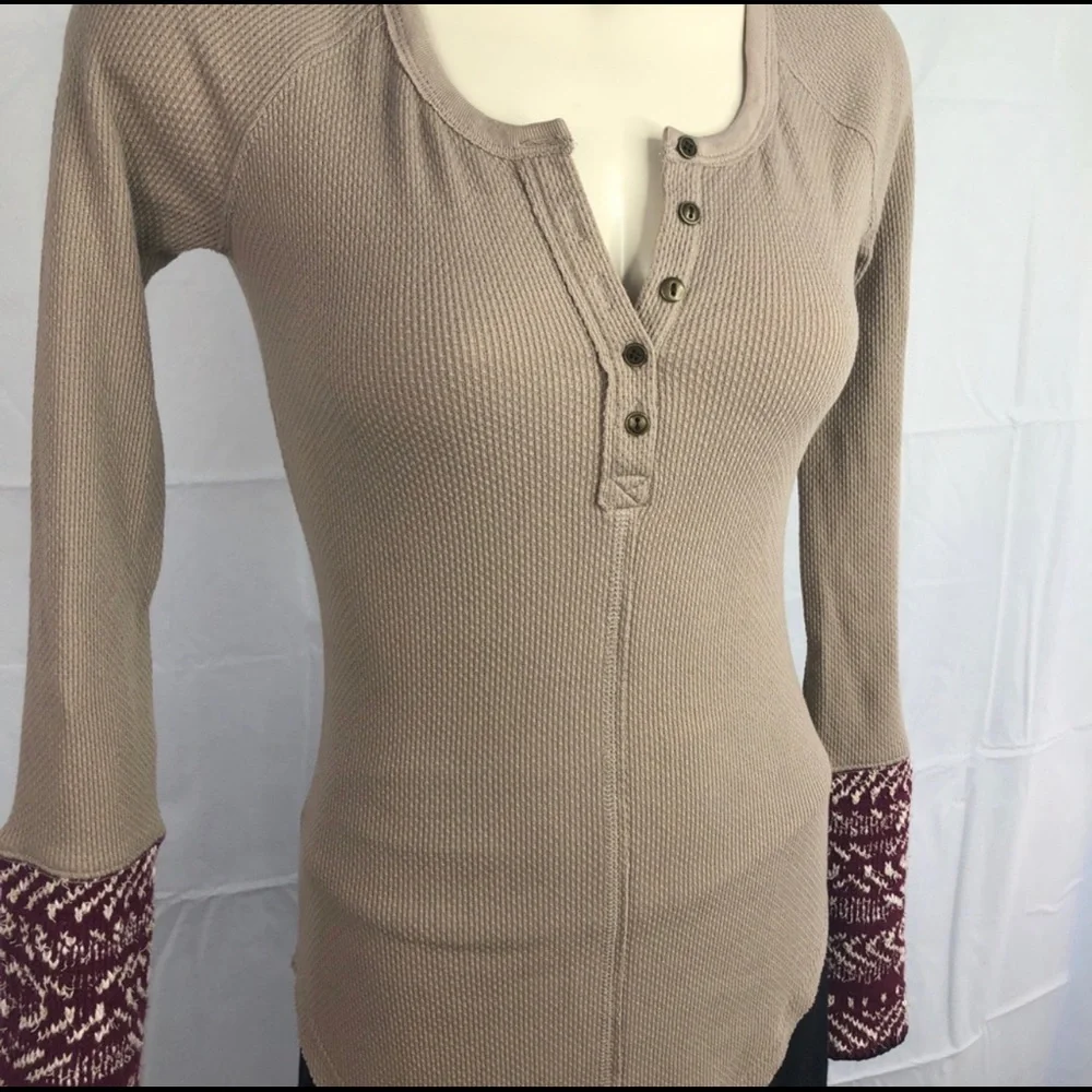 Sold ๐๐FREE PEOPLE Henley long sleeve V-Neck stone top S - Picture 9 of 13
